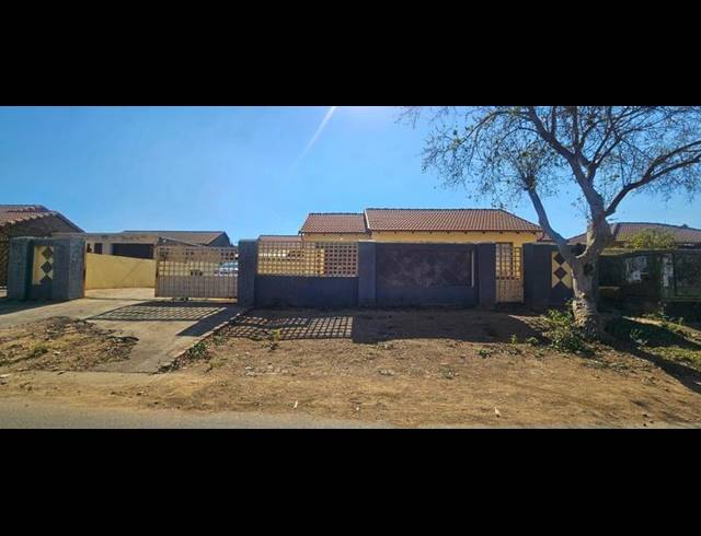 2 BEDROOM HOUSE FOR SALE IN LOTUS GARDENS
